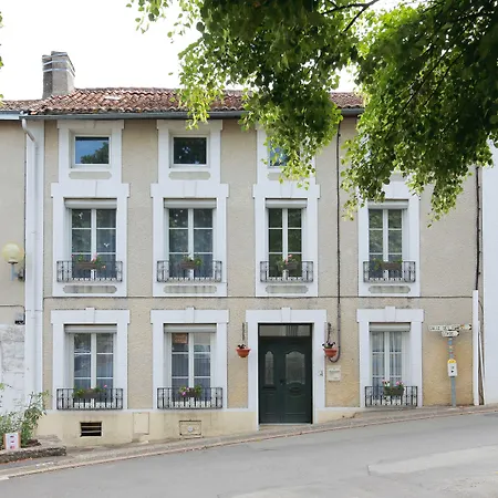 Bed & Breakfast La Loge Des Fees Latille