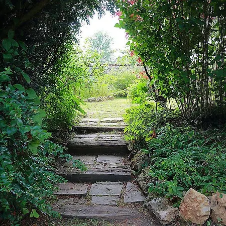 La Loge Des Fees Bed & Breakfast