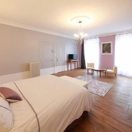 Bed & Breakfast La Loge Des Fees 3*