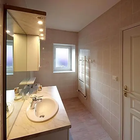 La Loge Des Fees Bed & Breakfast 3*