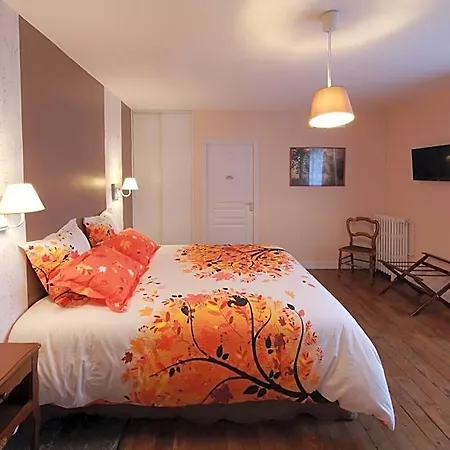 La Loge Des Fees Bed & Breakfast Latille