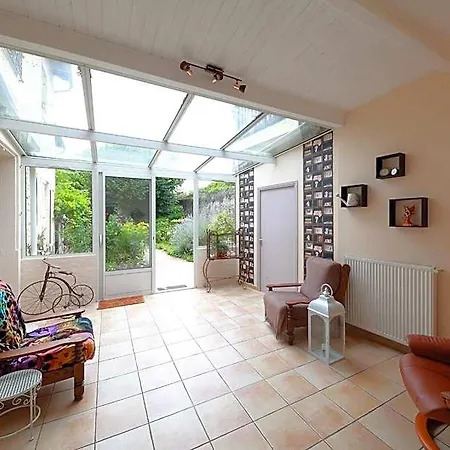 La Loge Des Fees Bed & Breakfast Latille