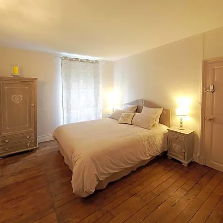 La Loge Des Fees Bed & Breakfast