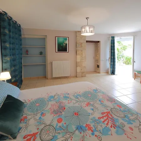 Bed & Breakfast La Loge Des Fees Latille