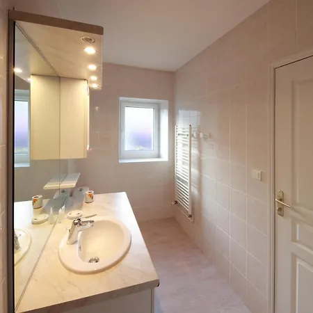 La Loge Des Fees Latille