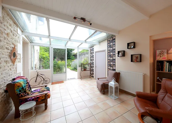 La Loge Des Fées Bed and breakfast