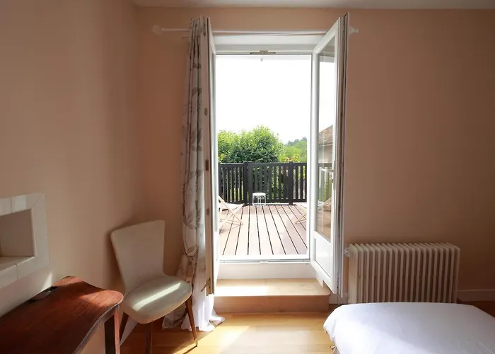 La Loge Des Fées Latillé