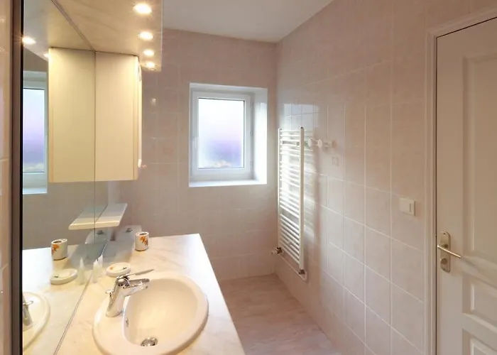 La Loge Des Fées Latillé